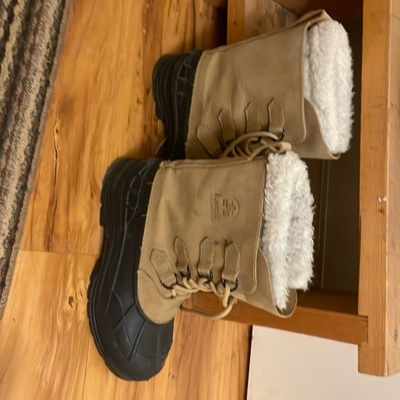 Kamik winter boots - Picture 1 of 1